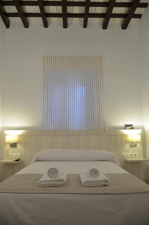 Hostal La Fonda โกนิล เด ลาฟรอนเตรา ภายนอก รูปภาพ