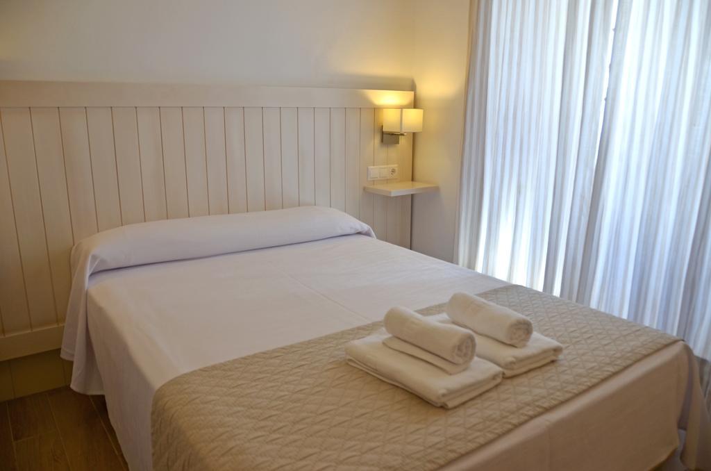 Hostal La Fonda โกนิล เด ลาฟรอนเตรา ภายนอก รูปภาพ